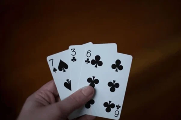 ba cay 5 (1) Luật chơi của game 3 cây bạn nên biết để giành được thắng lợi