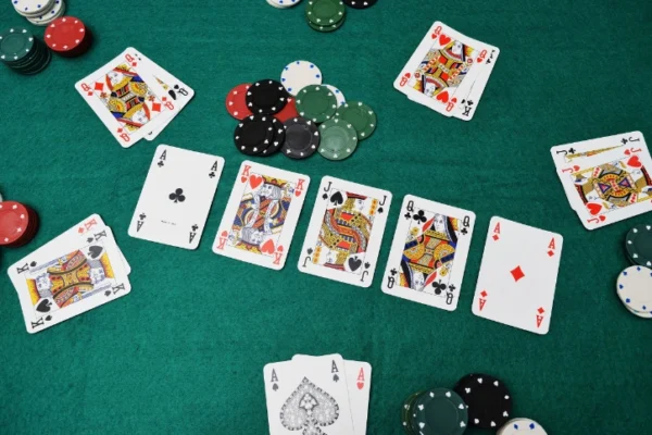 cach choi poker rikvip 2 Không nên dùng lối chơi bluff quá rộng rãi